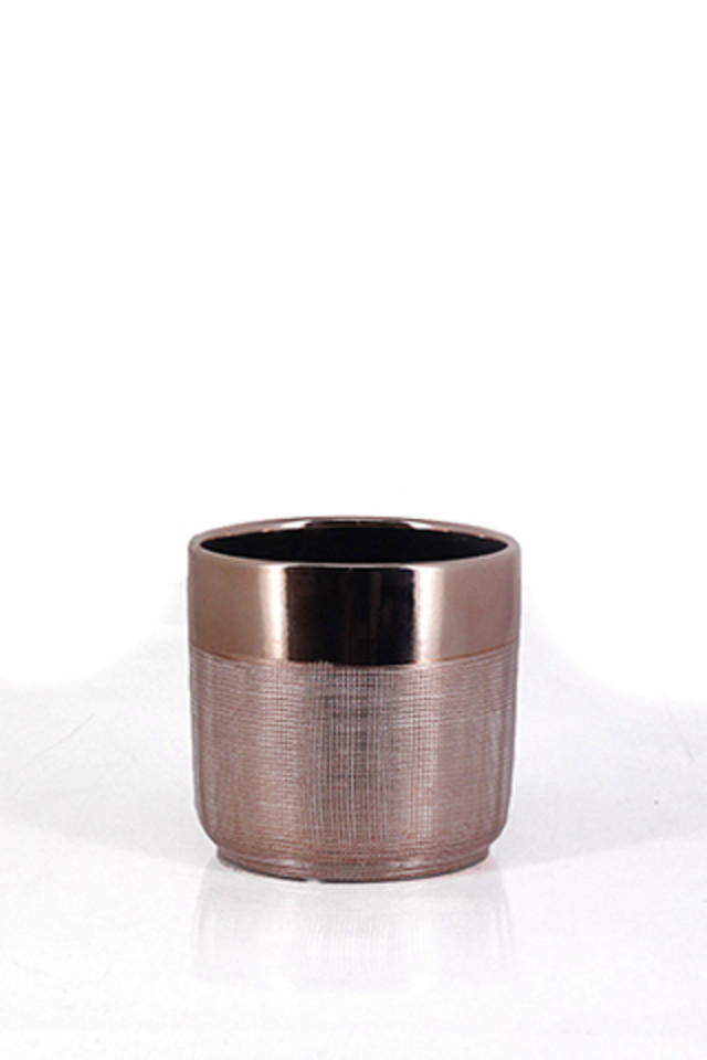 CHROME CHROMES CERAMIC CERAMICS GLAZE GLAZES BOWL BOWLS SHAPES SHAPE ROUND ROUNDS VASE VASES FLOWER FLOWERS DESIGNER DESIGNERS FLORIST FLORISTS MATT MATTS CYLINDER CYLINDERS TONE TONES METAL METALS FINISH FINISHES