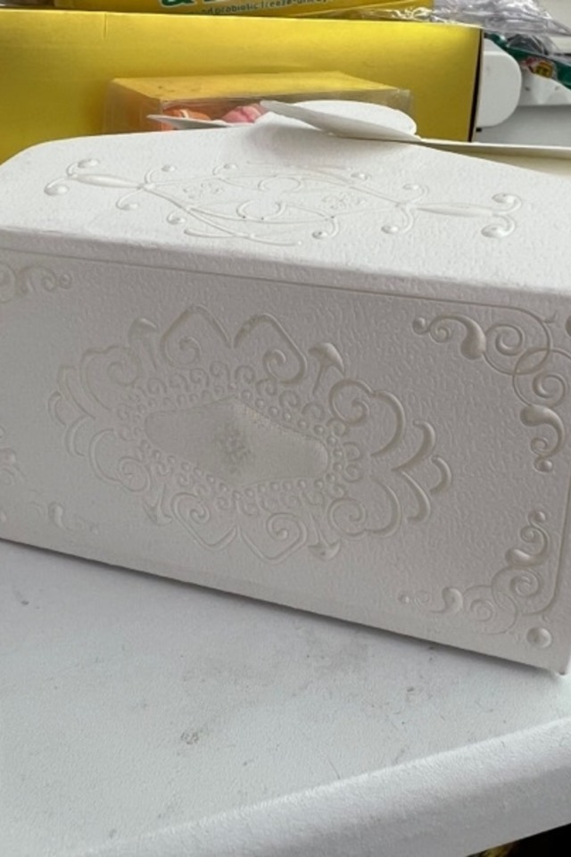 CONTAINER CONTAINERS BOX BOXES BOXE CAKE CAKES BONBONERIE BONBONERIES BONBONERY BOMBONIERE BOMBONIERES BONBONIERE BONBONIERES BONBONNIERE BONBONNIERES BUTTERFLY BUTTERFLIES BUTTERFLIE CAKE-BOX CAKE-BOXES GLOSS GLOSSES GLOS (105 (105S 60MMH) 60MMH)S WEDDING/RECEPTION WEDDING/RECEPTIONS BRIDE BRIDES BRIDAL BRIDALS EMBOSSED EMBOSSEDS WITH WITHS SNAP SNAPS CLOSURE CLOSURES